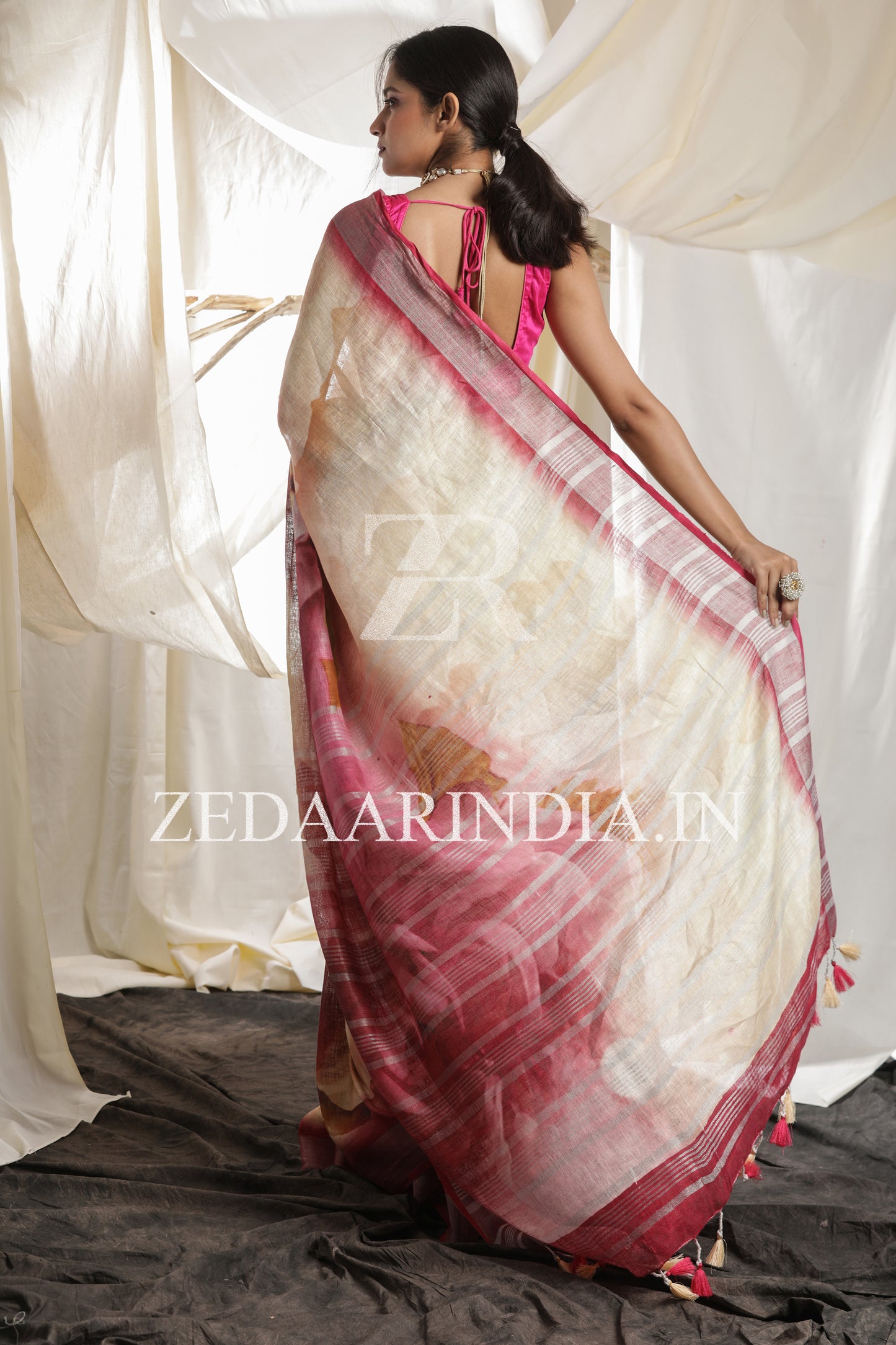 Digital Printed Premium Linen Saree (100% Linen)