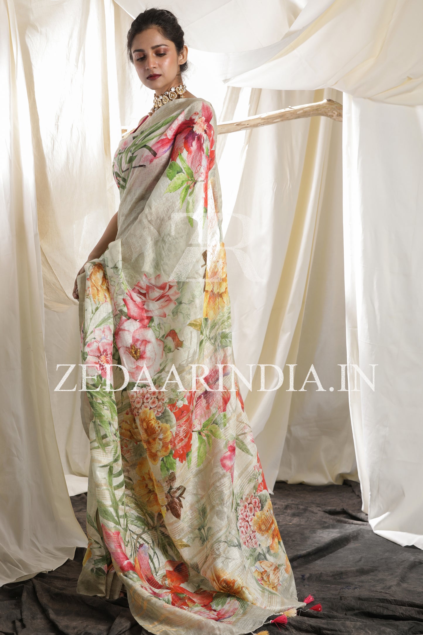 Digital Printed Premium Linen Saree (100% Linen)