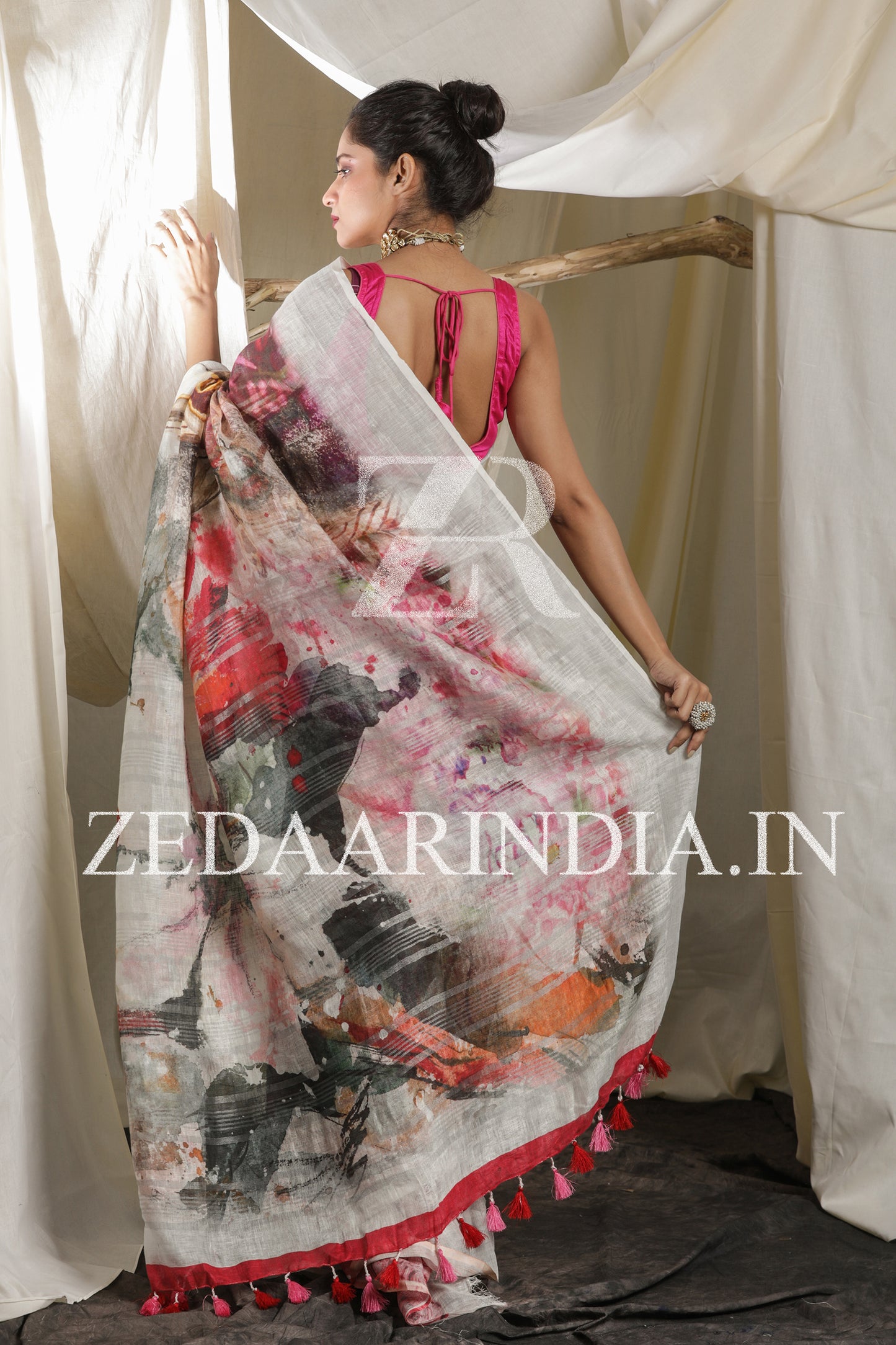 Digital Printed Premium Linen Saree (100% Linen)