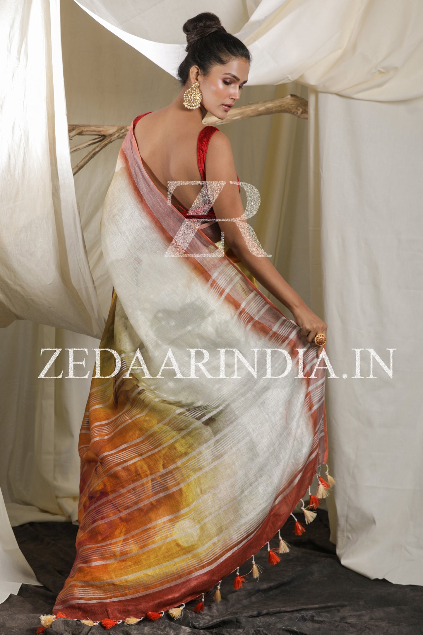 Digital Printed Premium Linen Saree (100% Linen)