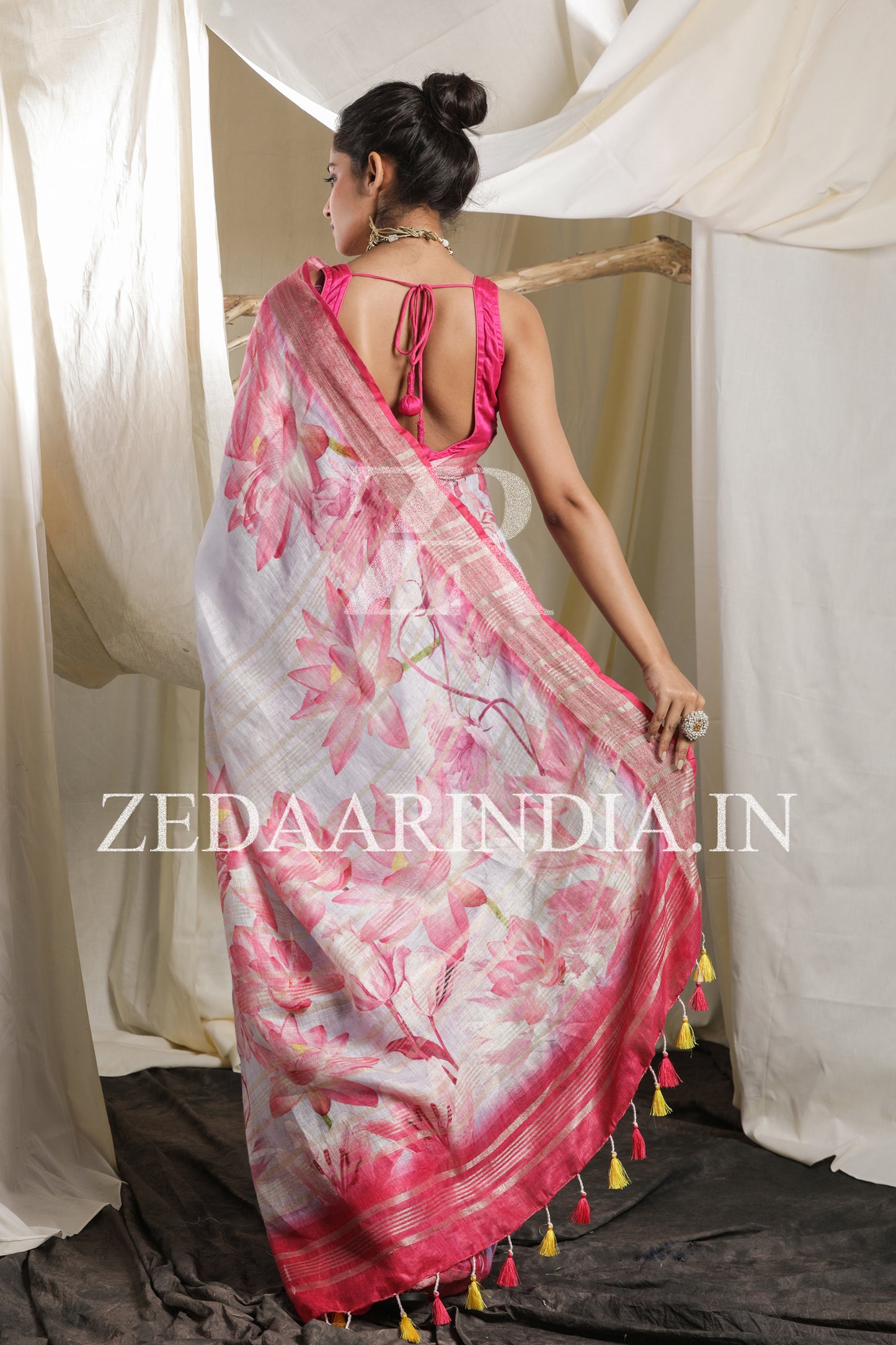 Digital Printed Premium Linen Saree (100% Linen)