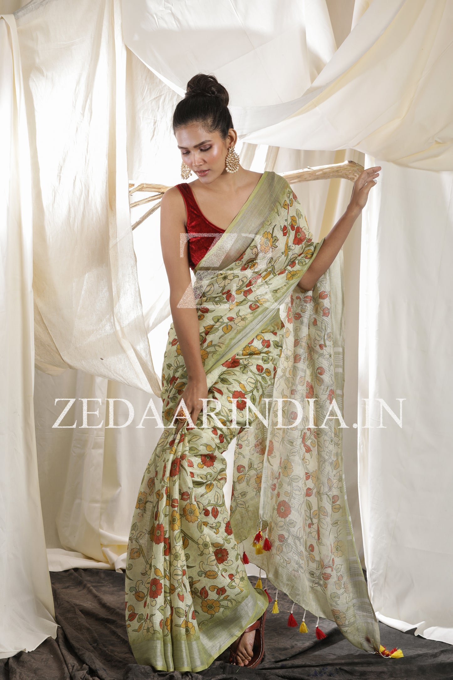 Digital Printed Premium Linen Saree (100% Linen)