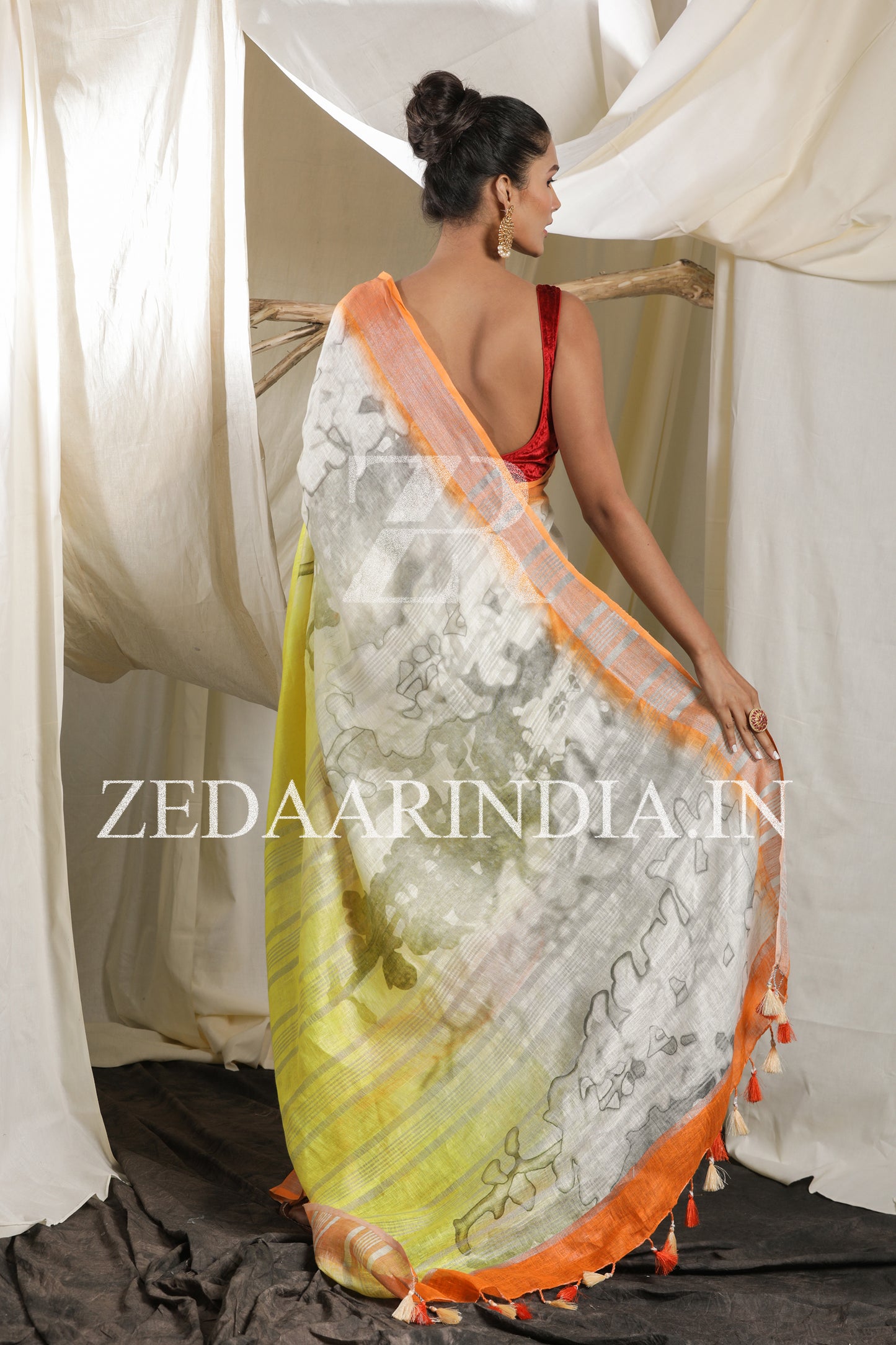 Digital Printed Premium Linen Saree (100% Linen)